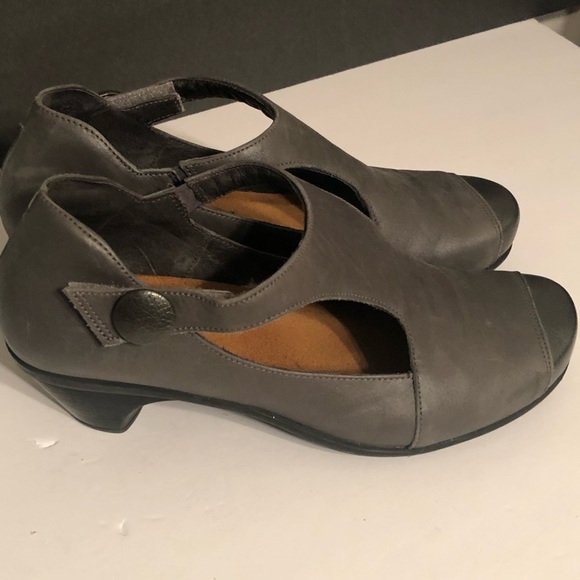 Naot Shoes - NAOT Womens Gray Mary Jane Strap Heel Sz 8